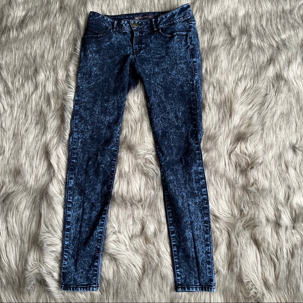Blue acid wash skinny jeans